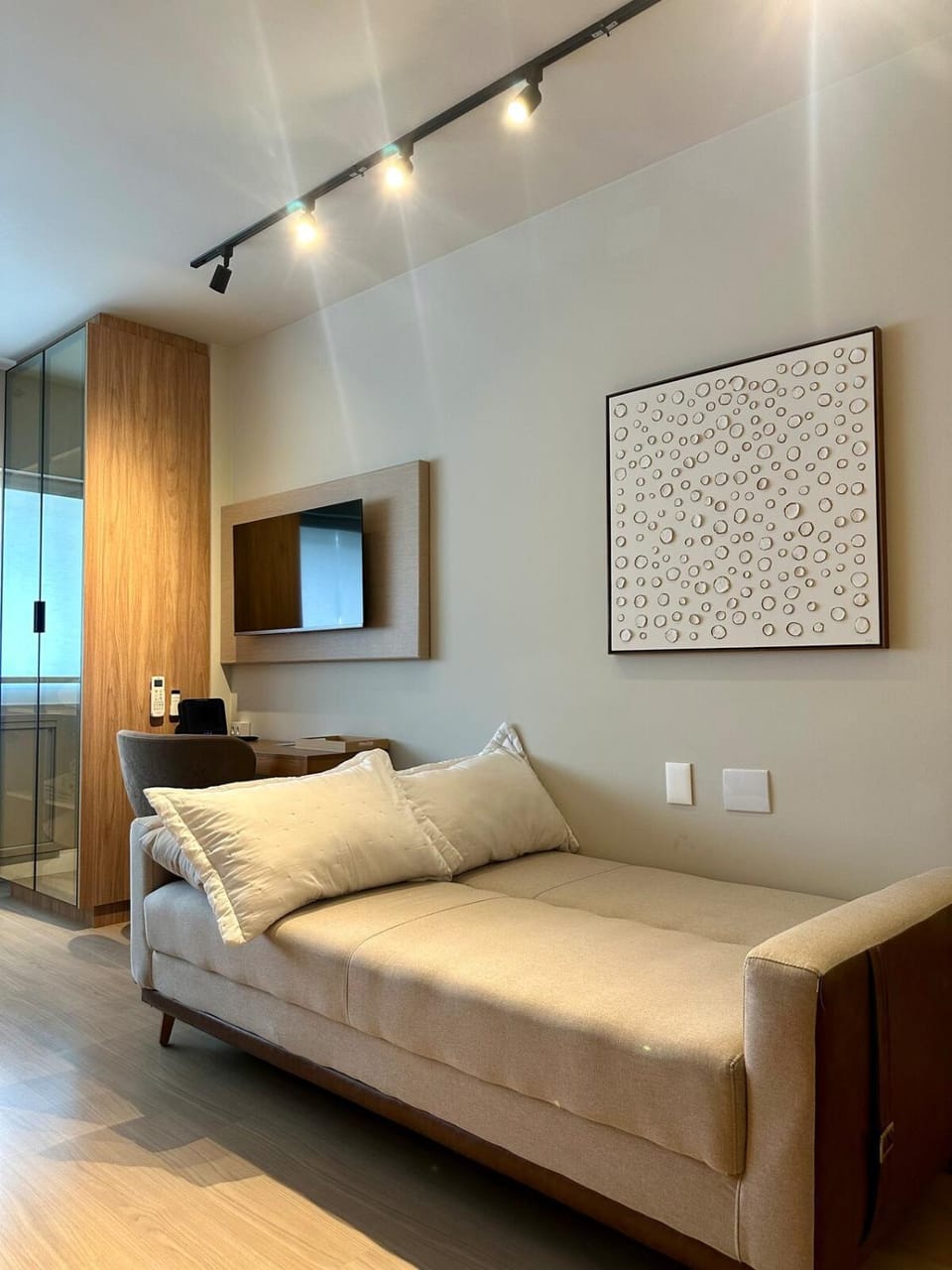 Studio 404 com Piscina e Academia Ar Condicionado no Centro Cívico com Garagem Apartment in Curitiba