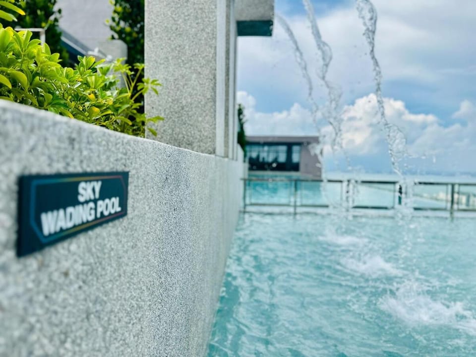 High Floor Sea View Penang Bridge Luxury 2BR Apartment in Bayan Lepas