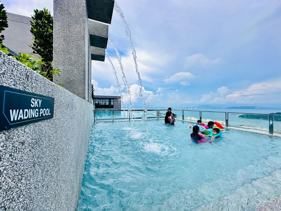 High Floor Sea View Penang Bridge Luxury 2BR Apartment in Bayan Lepas
