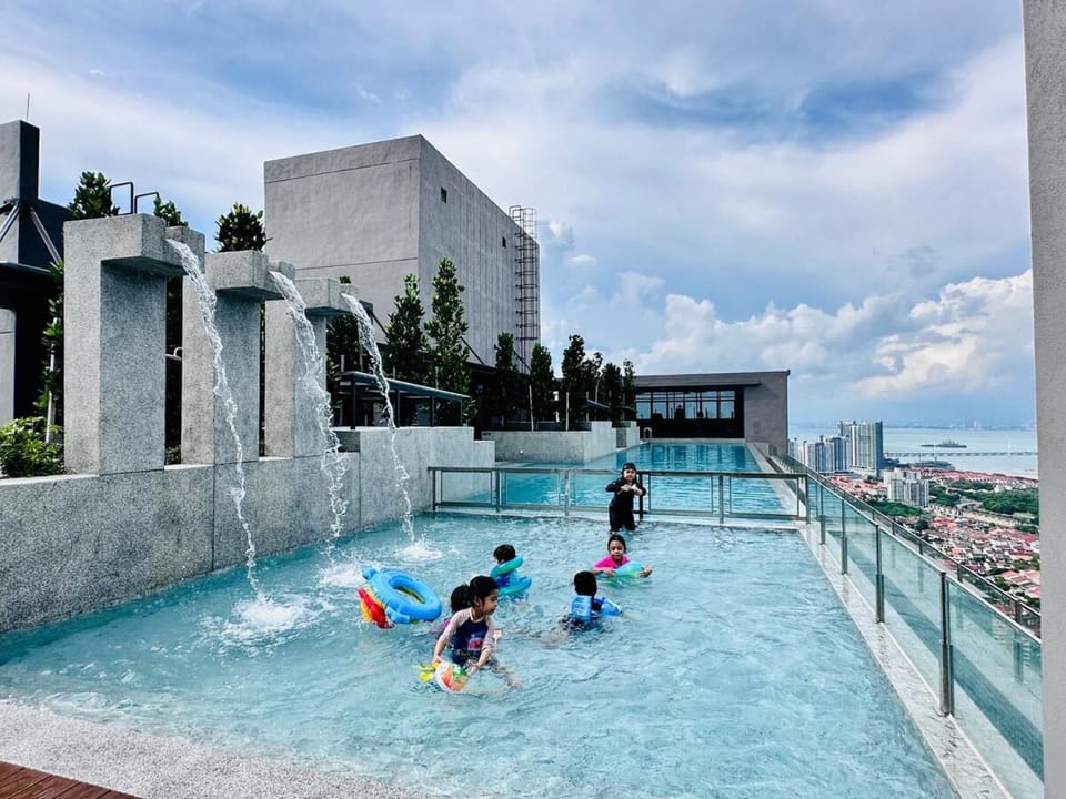 High Floor Sea View Penang Bridge Luxury 2BR Apartment in Bayan Lepas