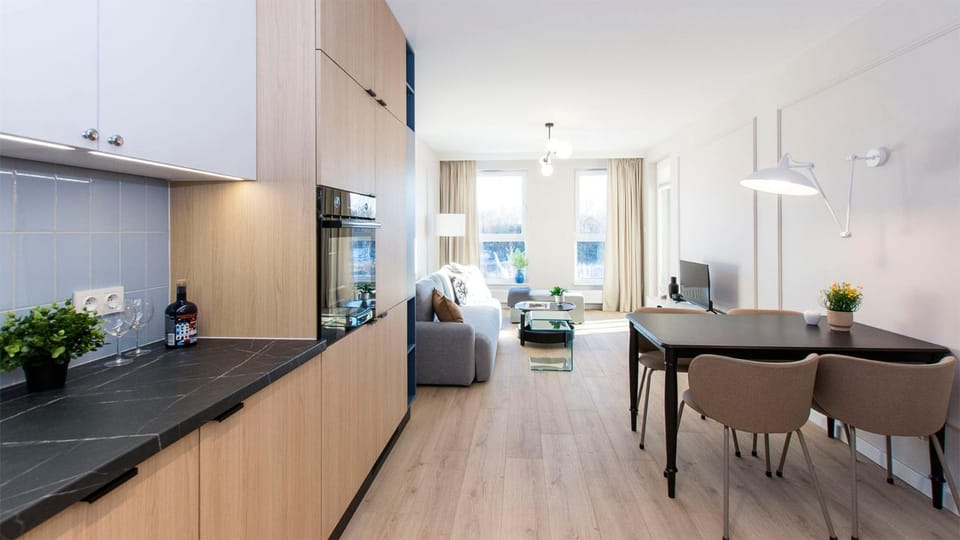Kitchen or kitchenette, Dining area
