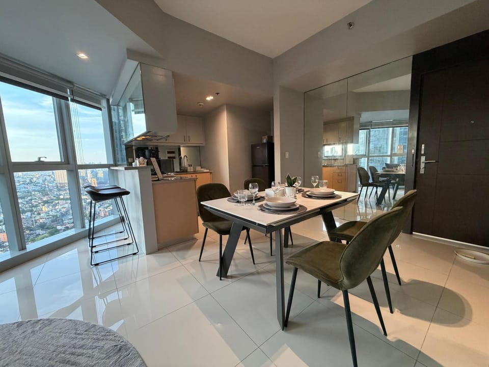 High View Suite in BGC with Swimming Pool Apartment hotel in Makati