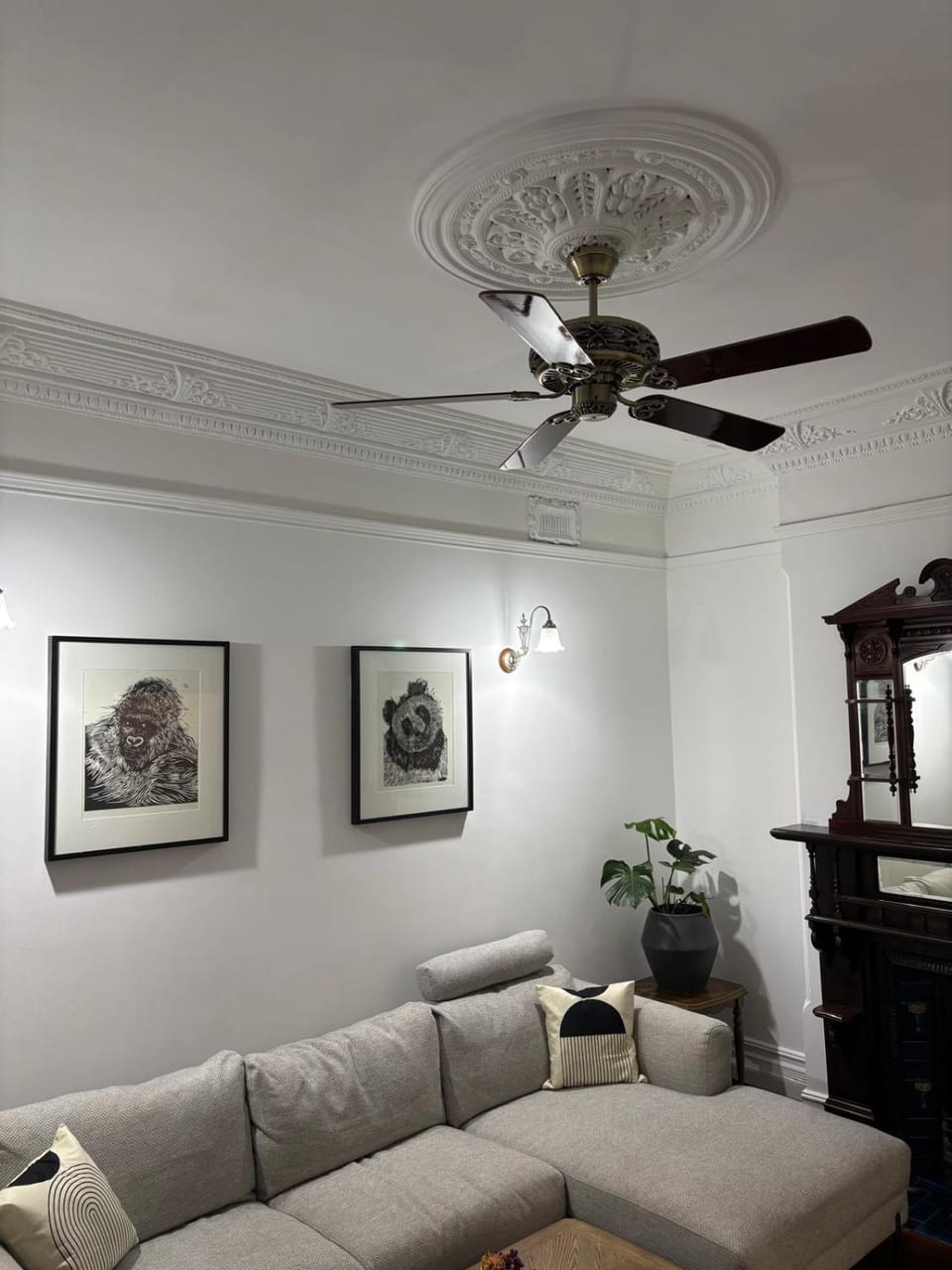 Communal lounge/ TV room