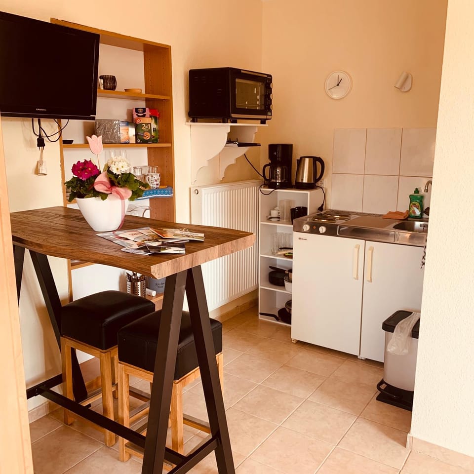 TV and multimedia, Kitchen or kitchenette, Dining area
