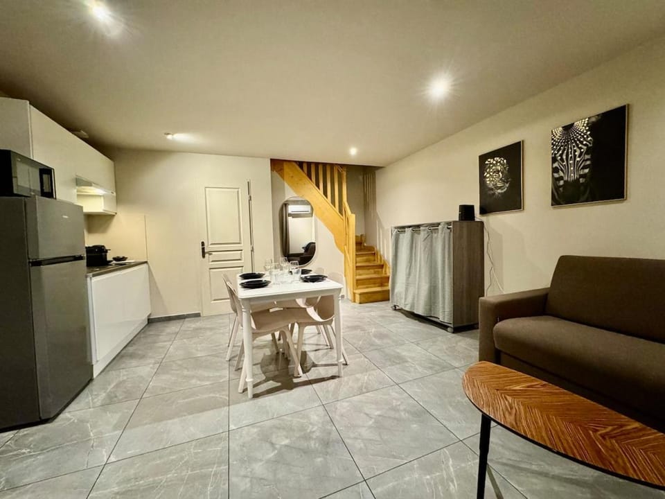 Le zébra des grattes-ciel -medipole Apartment in Villeurbanne