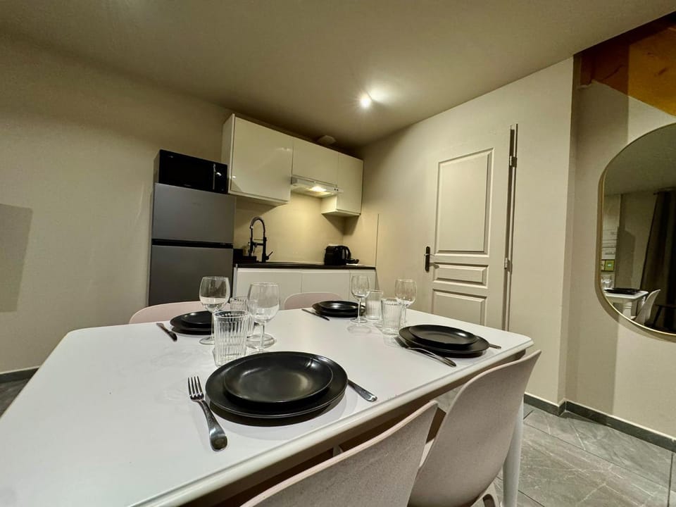 Le zébra des grattes-ciel -medipole Apartment in Villeurbanne