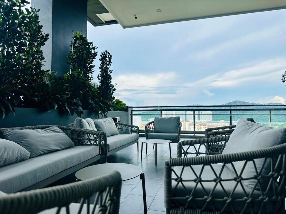WOW! Sea & Penang Bridge View Infinity Pool 2BR Apartment in Bayan Lepas