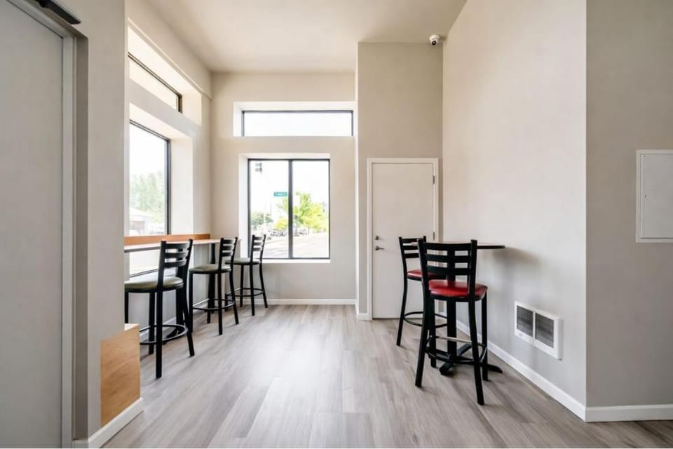 Seating area, kitchen
