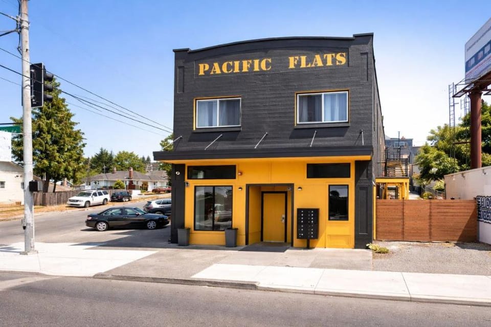 Property building, Facade/entrance