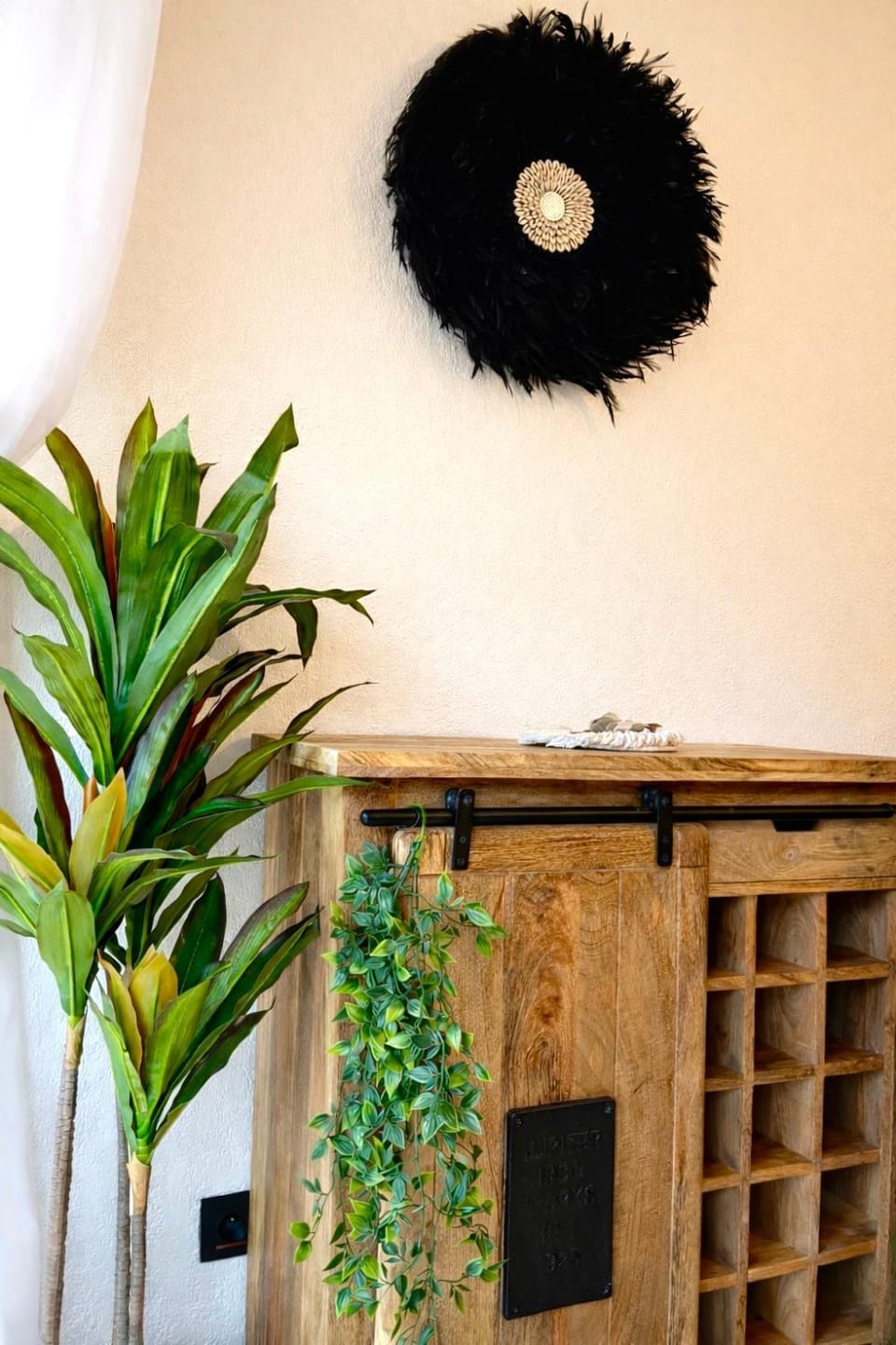 Living room, Lounge or bar, Decorative detail, Dining area, storage, storage