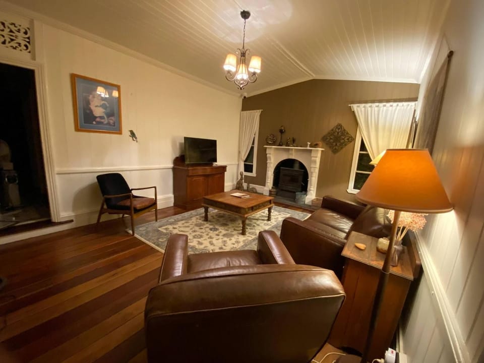 Living room, Decorative detail, fireplace
