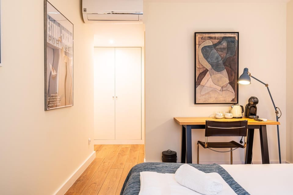 HomeySuite Bedroom 2 Seahouse Vacation rental in Lisbon District