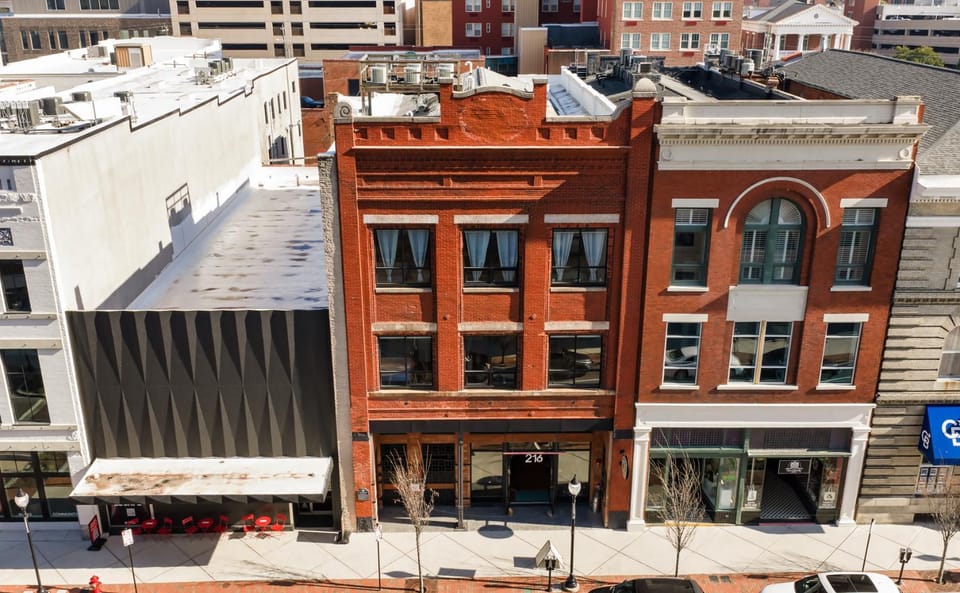 Luxe 220 Suite 4 House in Wilmington