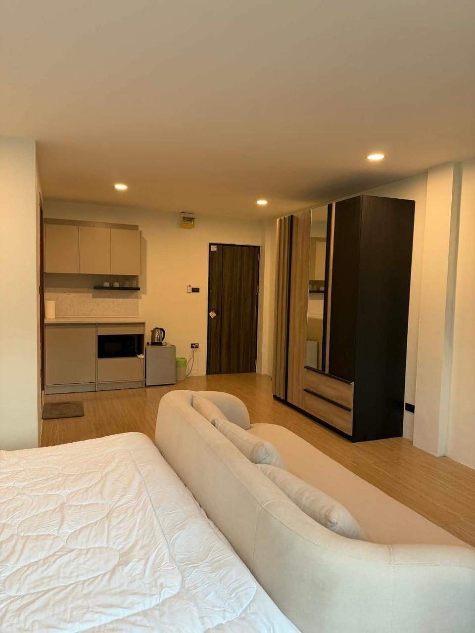 Bed, Kitchen or kitchenette, Photo of the whole room, wardrobe
