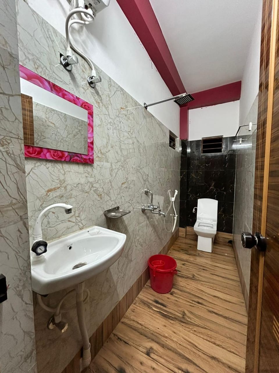 Shower, Toilet, Bathroom, towels