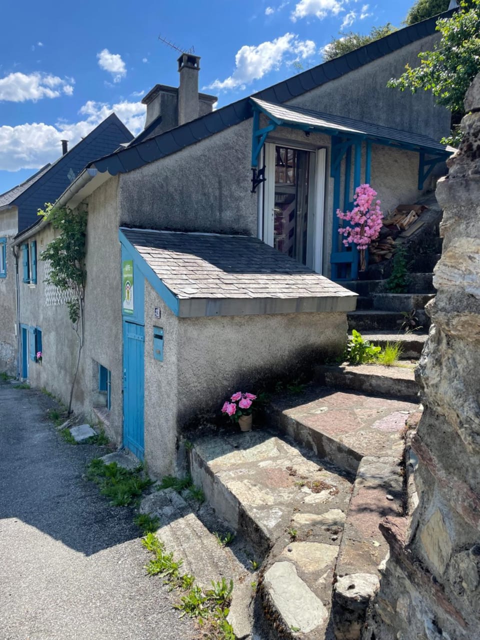 Property building, Street view