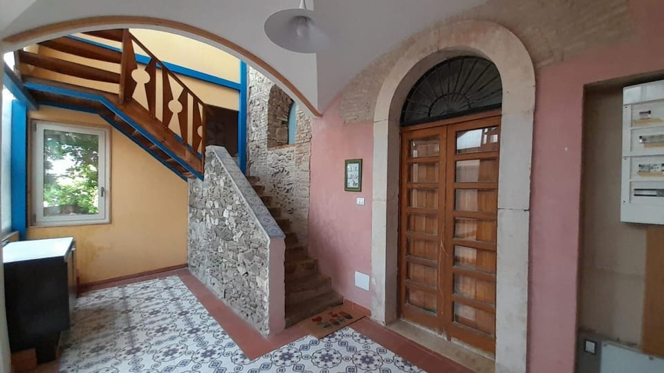 Casa Lucrezia al Paradiso Campanga e Vista Eolie House in Milazzo