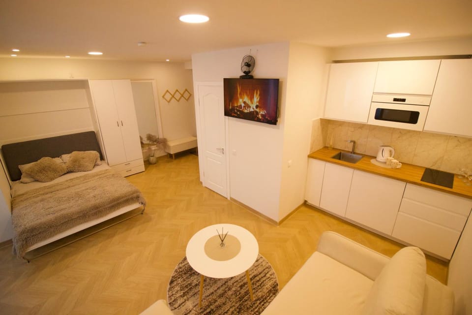 TV and multimedia, Kitchen or kitchenette