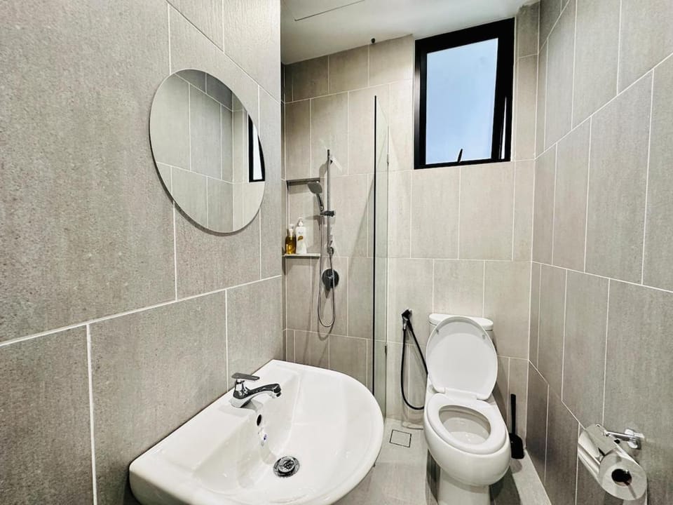 Unreal Sea & Bridge View Rooftop Infinity Pool Apartment in Bayan Lepas