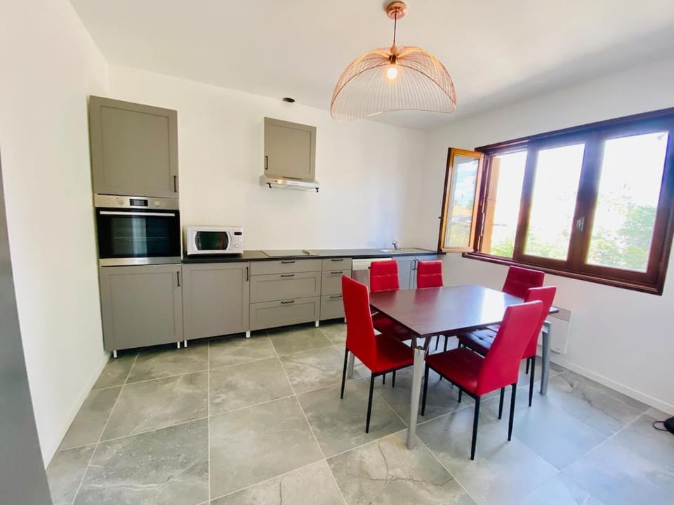 Grande maison 4 chambres Villa in Occitanie