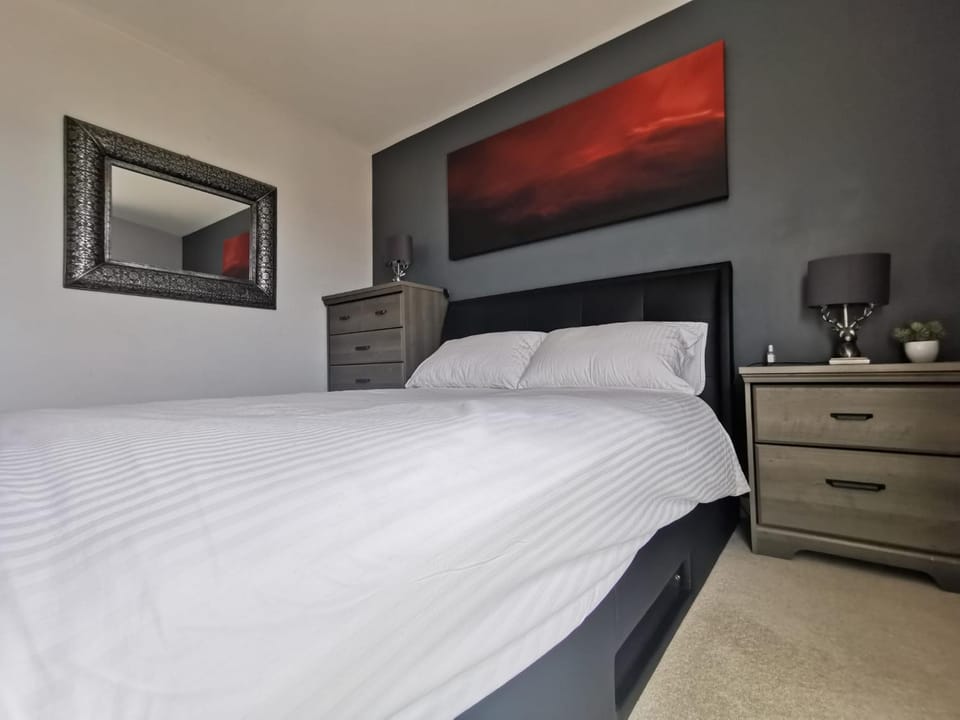 Bed, Photo of the whole room, Bedroom