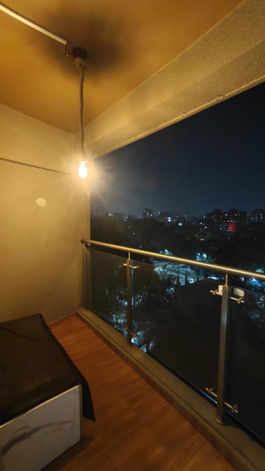 Skyline Haven Balcony Near airport Couple friendly Apartment in Pune