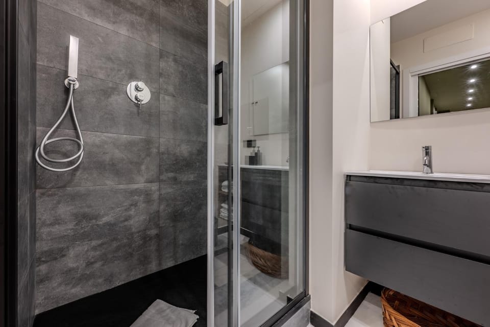 George Home City Centre Apartment in Genoa