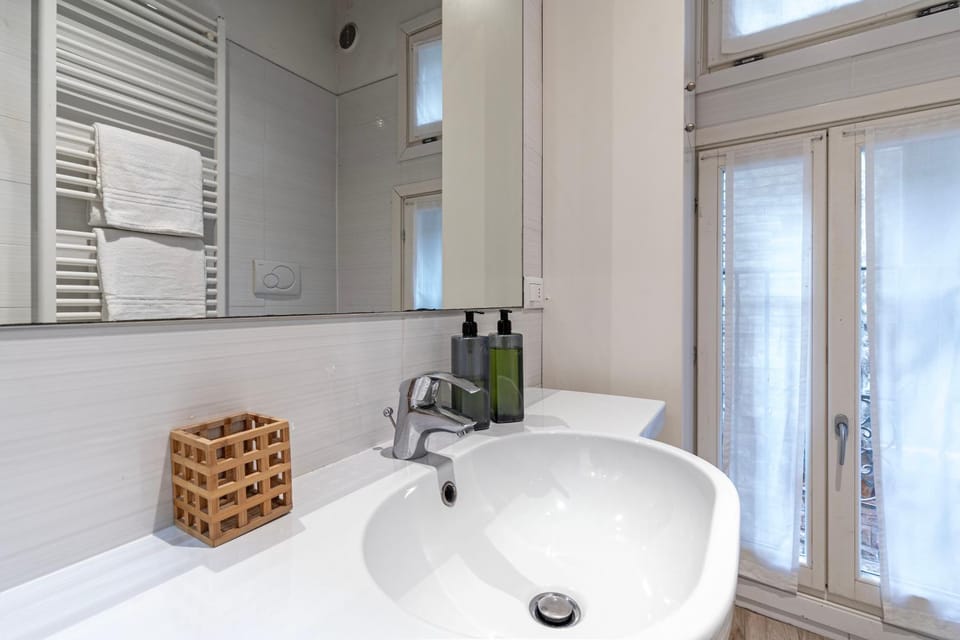 Domus Emerald Apartment in Venice
