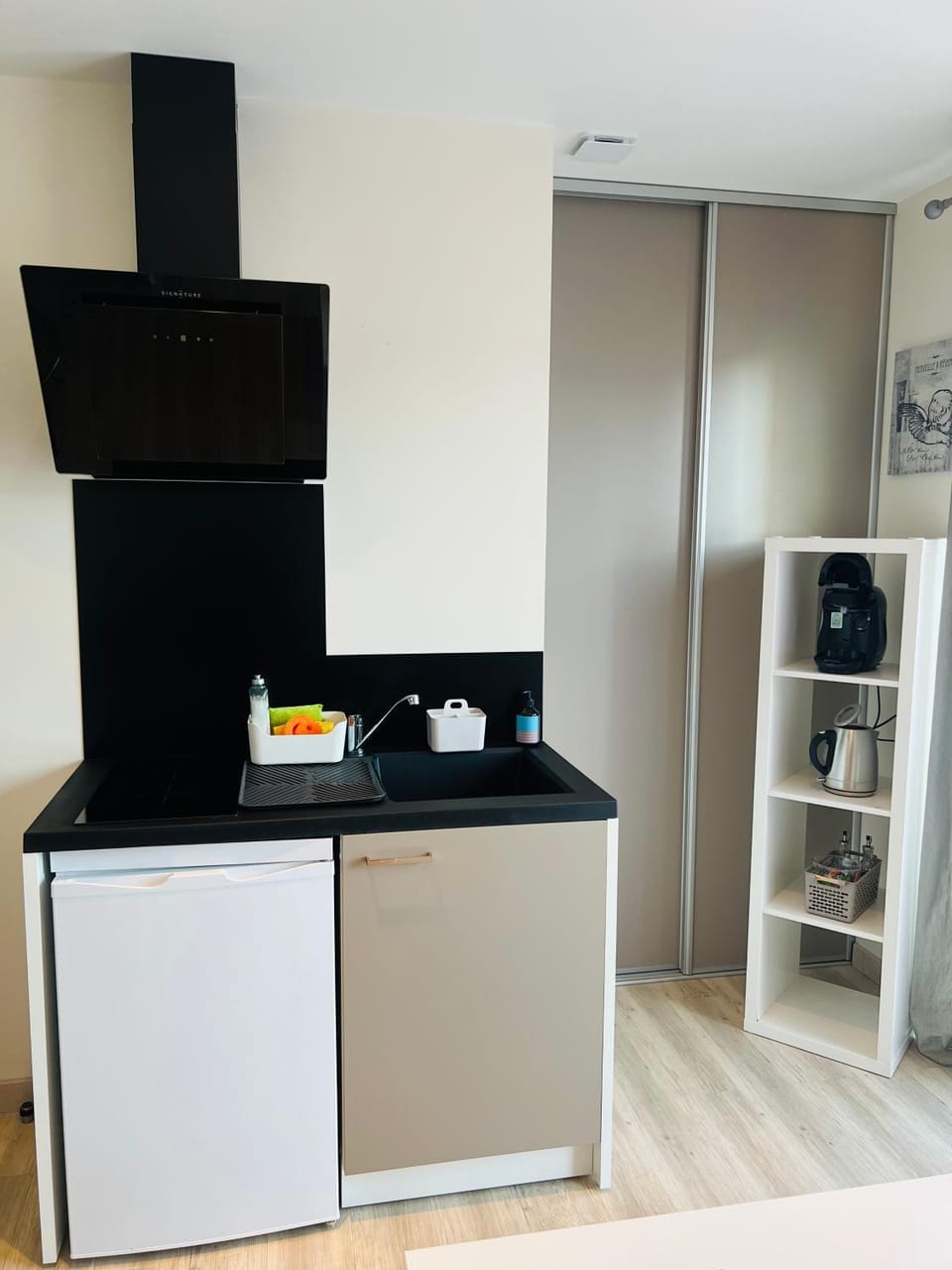 Kitchen or kitchenette, stove