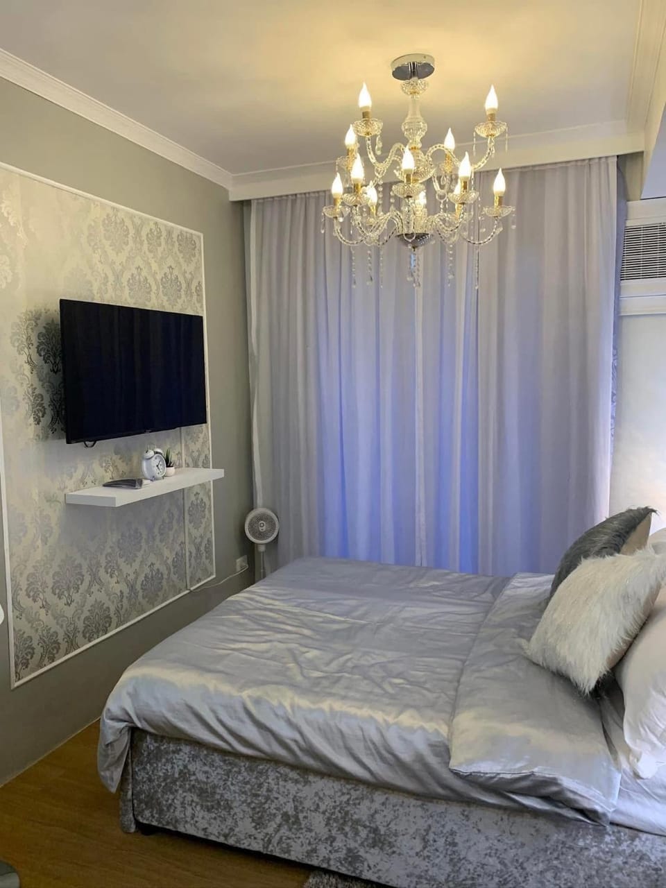 luxury suites tagaytay staycation Bed and Breakfast in Tagaytay