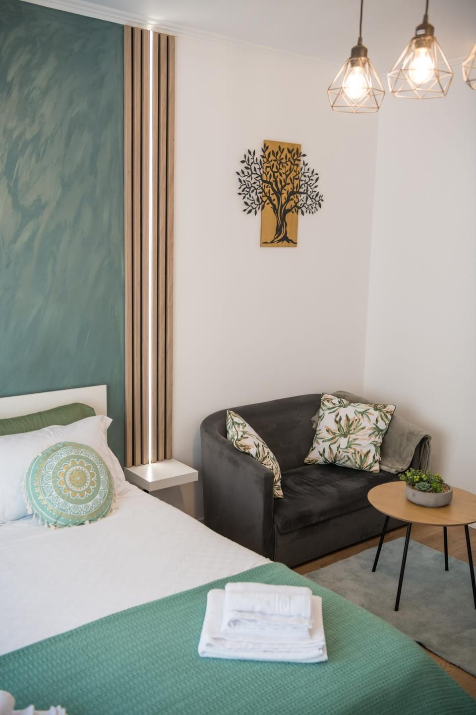 Bed, Living room, Seating area, Bedroom