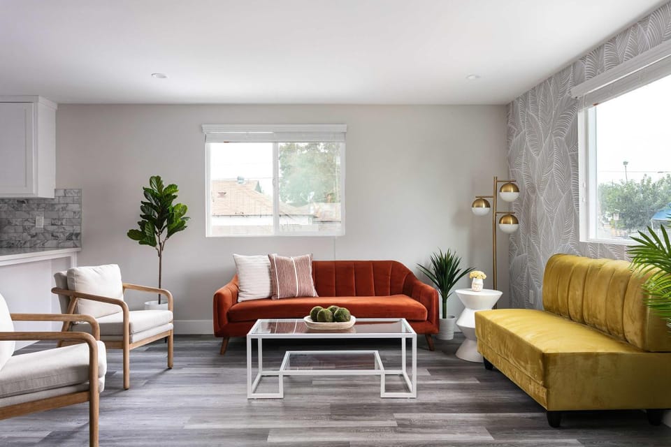 Relax in Spacious 4BR Home Sleeps 8 with Parking House in North Hollywood