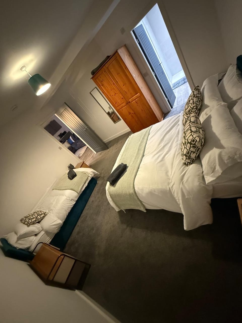 3 Bedroom apartment close to the beach Apartment in Trearddur Bay