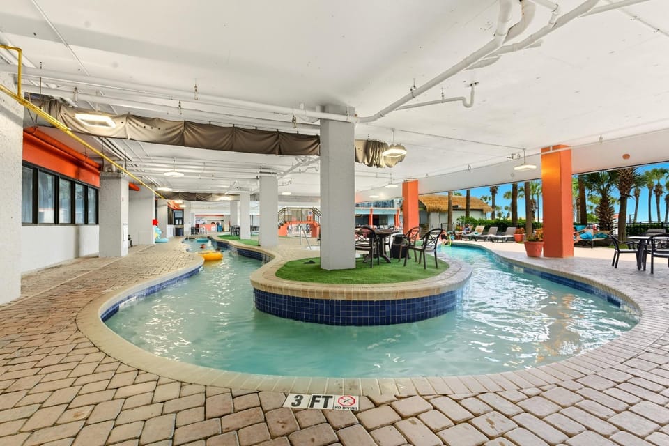 3 Bedroom Oceanview Penthouse Condo, Stay Above the Sea, Myrtle Beach House in Myrtle Beach