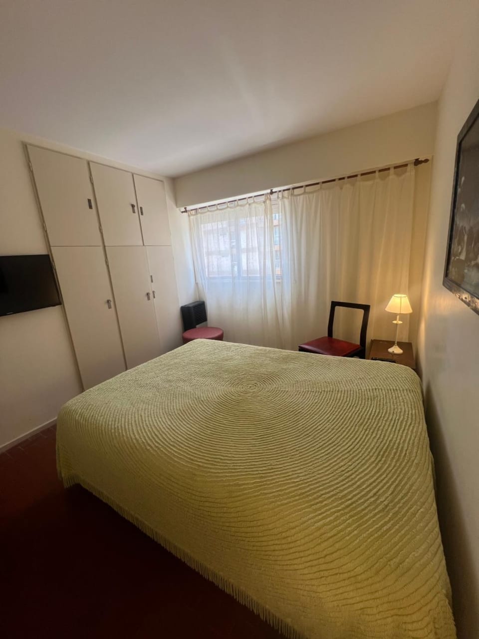 Bed, TV and multimedia, Photo of the whole room, Bedroom, wardrobe