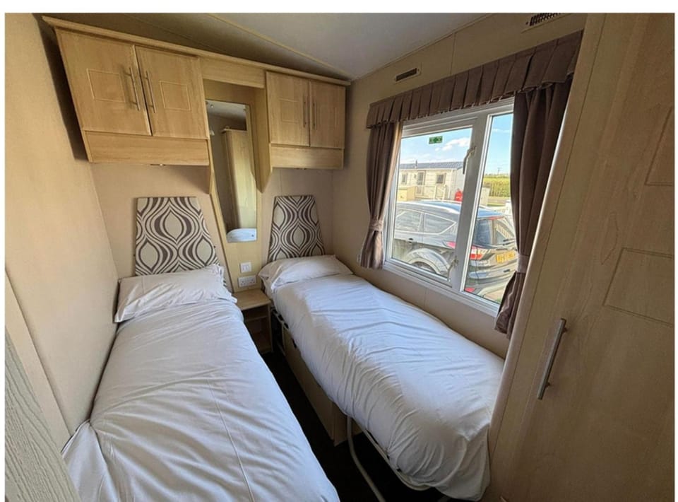 Golden palm Meadow view 23 8 birth 3bedrooms Campground/ 
RV Resort in Chapel Saint Leonards