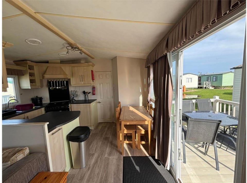 Golden palm Meadow view 23 8 birth 3bedrooms Campground/ 
RV Resort in Chapel Saint Leonards