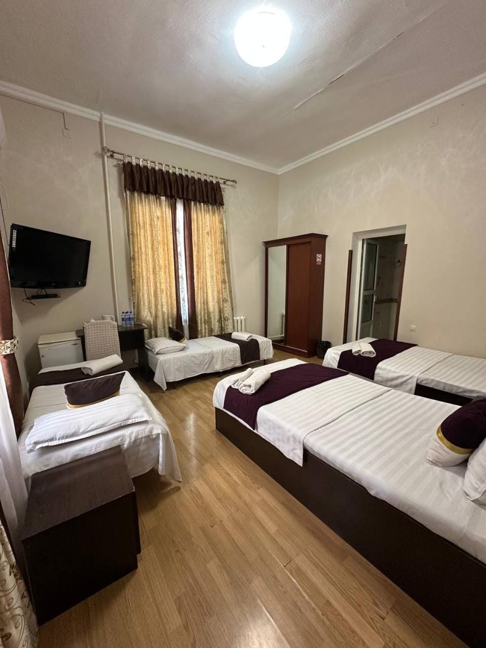 Bed, TV and multimedia, Photo of the whole room, Bedroom, air conditioner