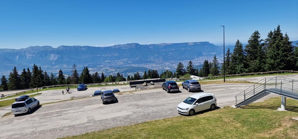 Day, View (from property/room), Mountain view, Parking