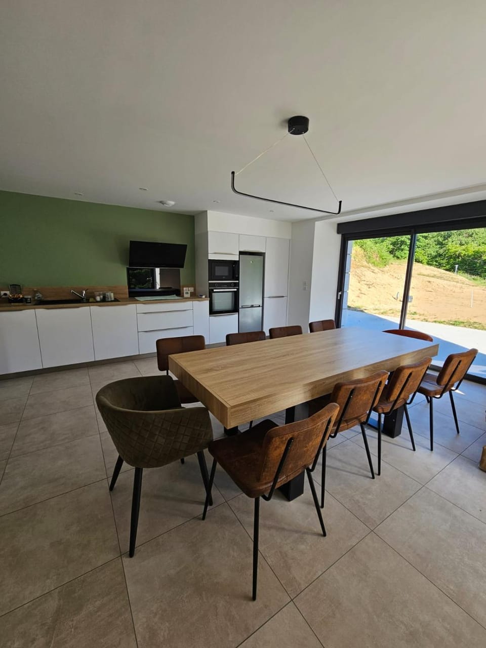 Kitchen or kitchenette, Dining area