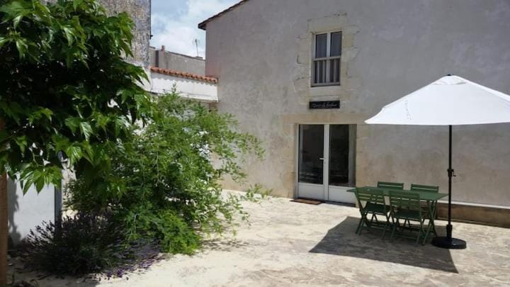 Property building, Patio, Dining area