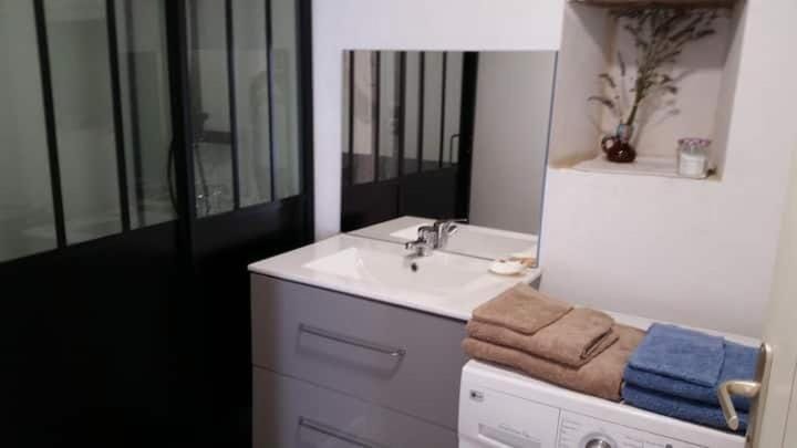 Bathroom, towels