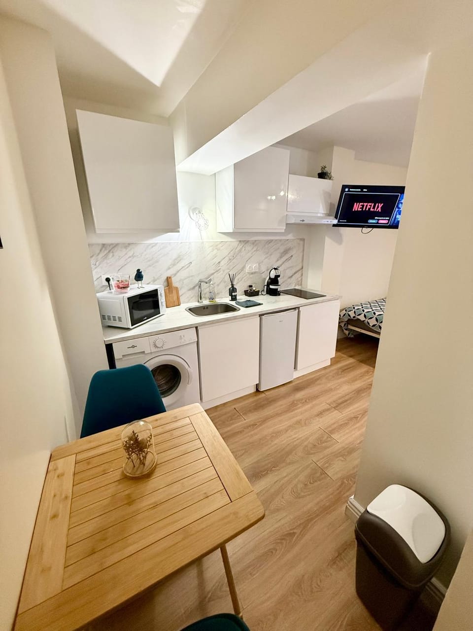 TV and multimedia, Dining area