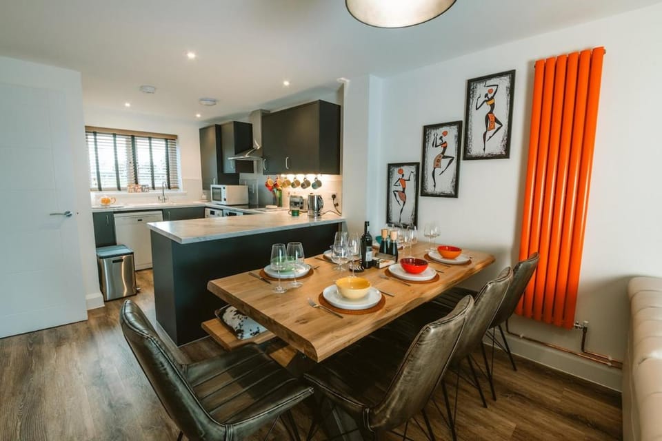 Norwich New 3 Bedroom Townhouse Close to NNUH UEA House in Maldon District