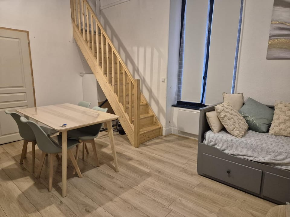 Living room, Dining area