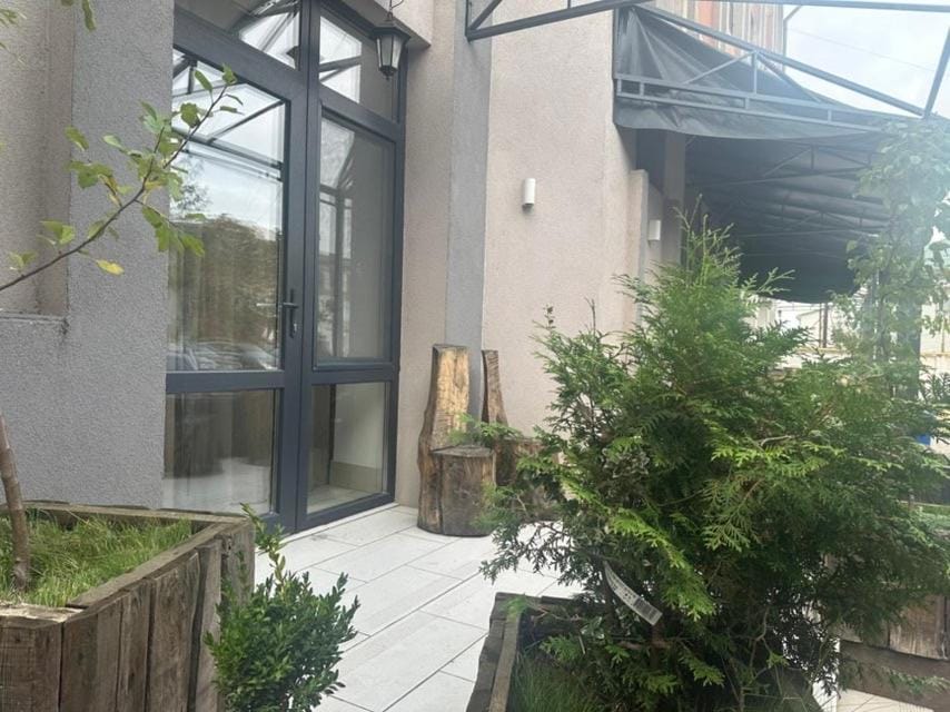 Property building, Facade/entrance