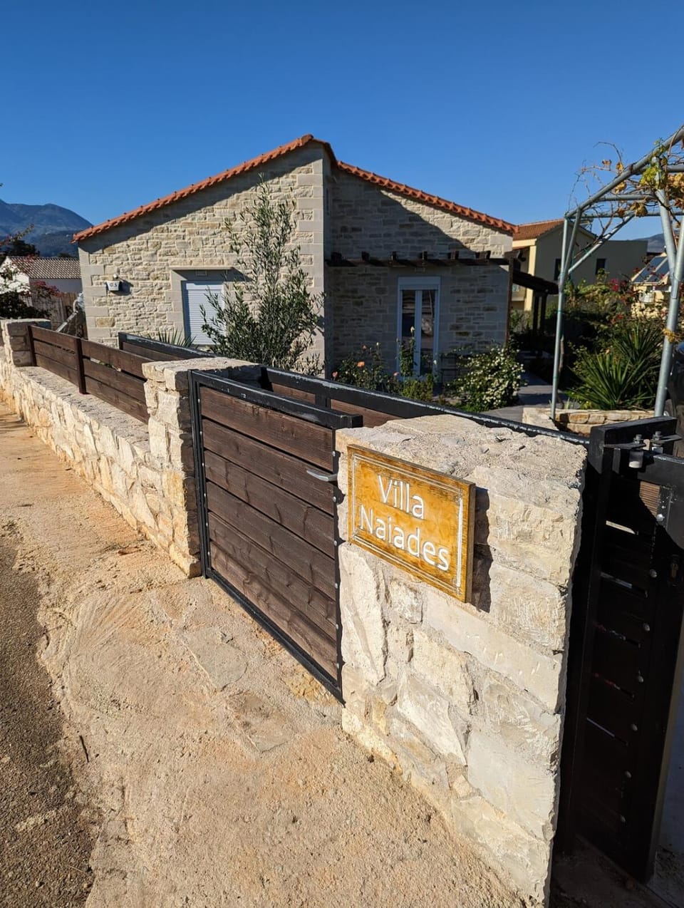 Property building, Natural landscape, Mountain view