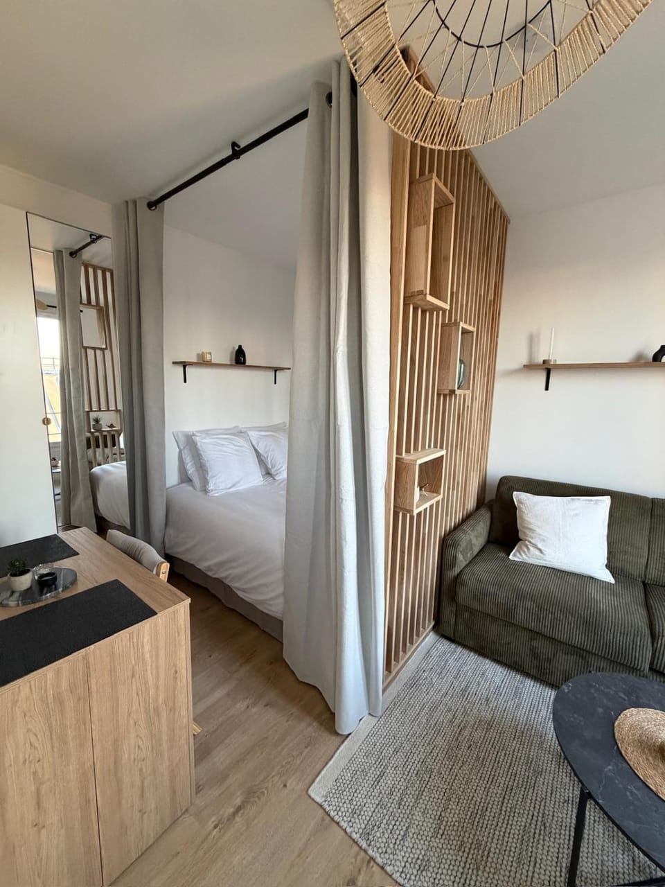 Bed, Living room, Photo of the whole room, Bedroom