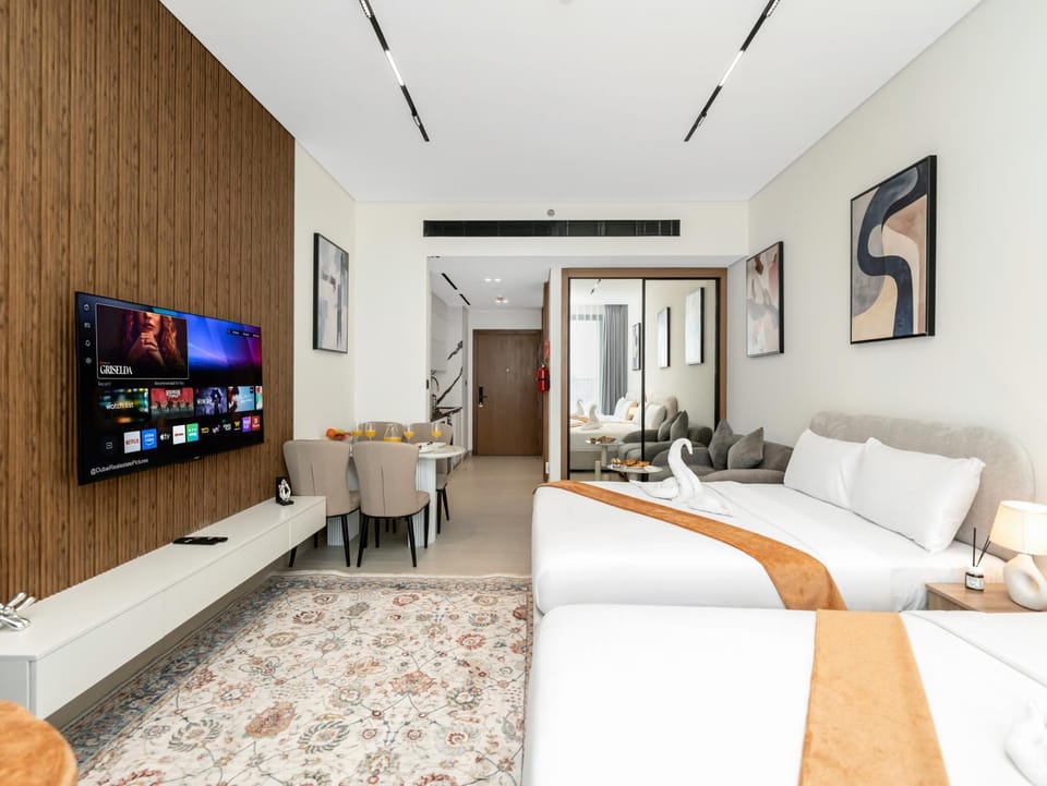 Bed, Living room