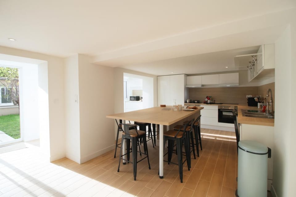 Dining area, dishwasher, oven, kitchen